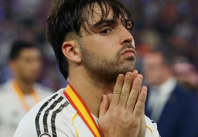 南宫体育-龙赛罗：皇马的青训球员拼尽全力，他们的巨星队友却毫无斗志